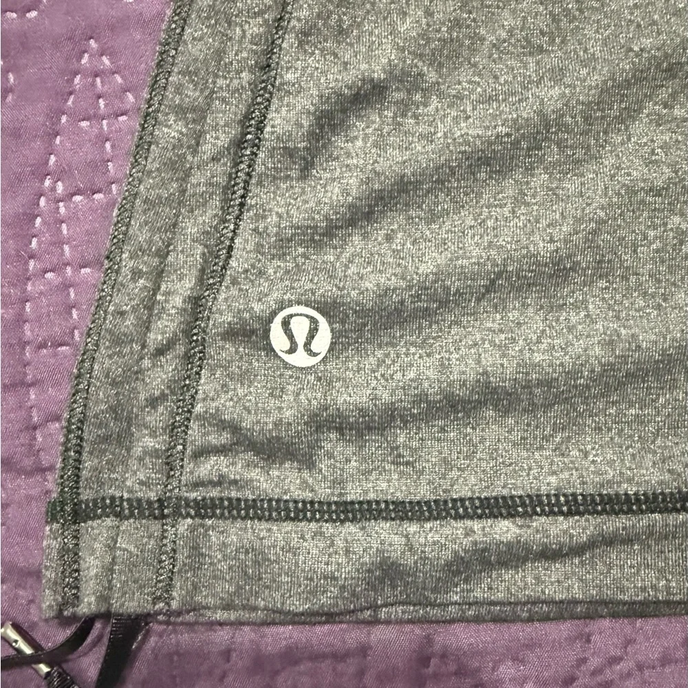 Lululemon Hot and Sweaty Tank Gray Black Adjustable Strap Built In Bra Size 8